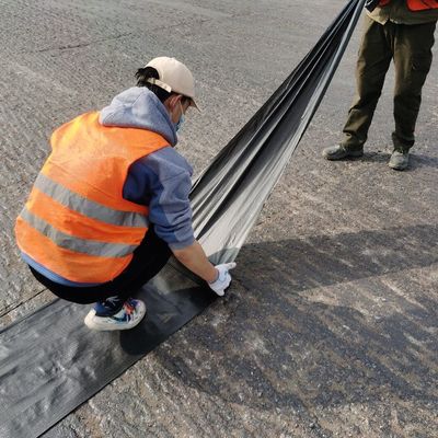 公路路面养护防裂抗裂贴的工艺及应用分析